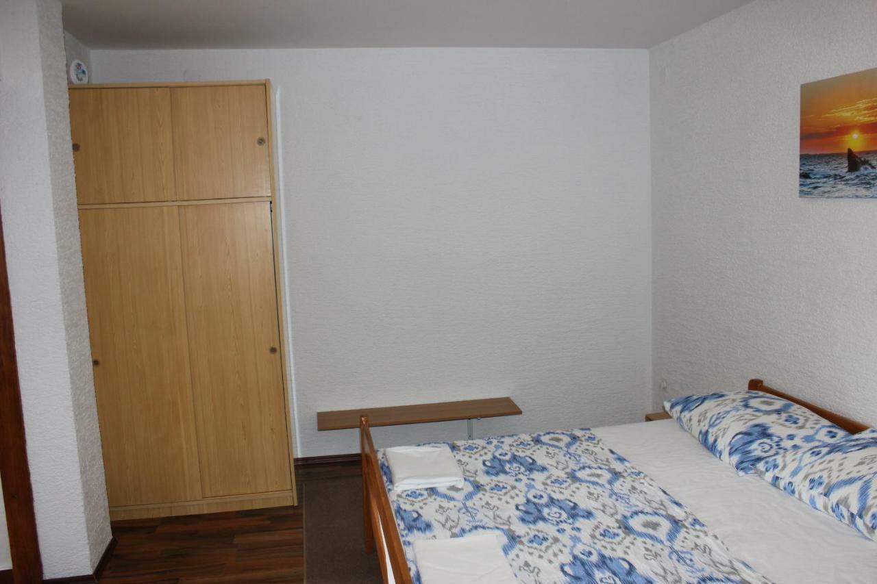 Apartments Hella Vir Ngoại thất bức ảnh