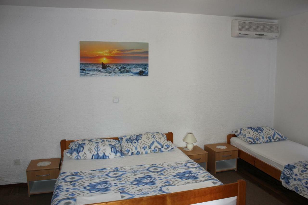 Apartments Hella Vir Ngoại thất bức ảnh