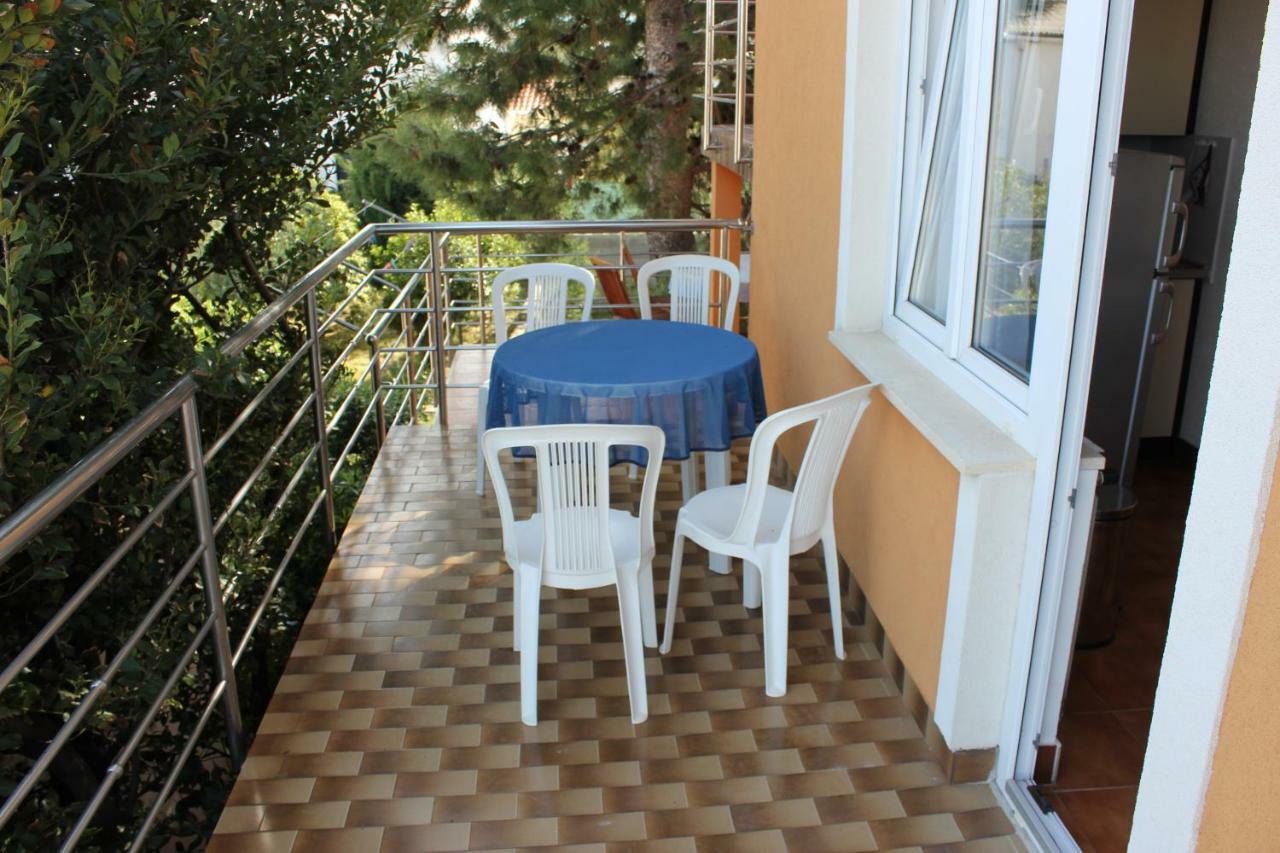 Apartments Hella Vir Ngoại thất bức ảnh